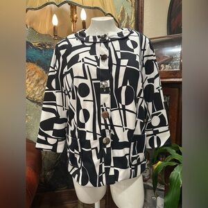 EUC PORTRAIT Black and White 3/4 Sleeve Boxy Blazer with Peter Pan Collar